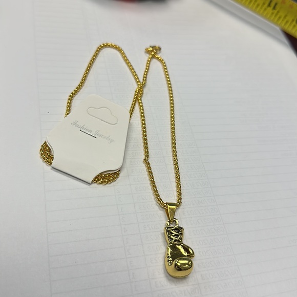 Rocky Boxing Glove Pendant & 24" Round Box Chain Necklace - Picture 5 of 6